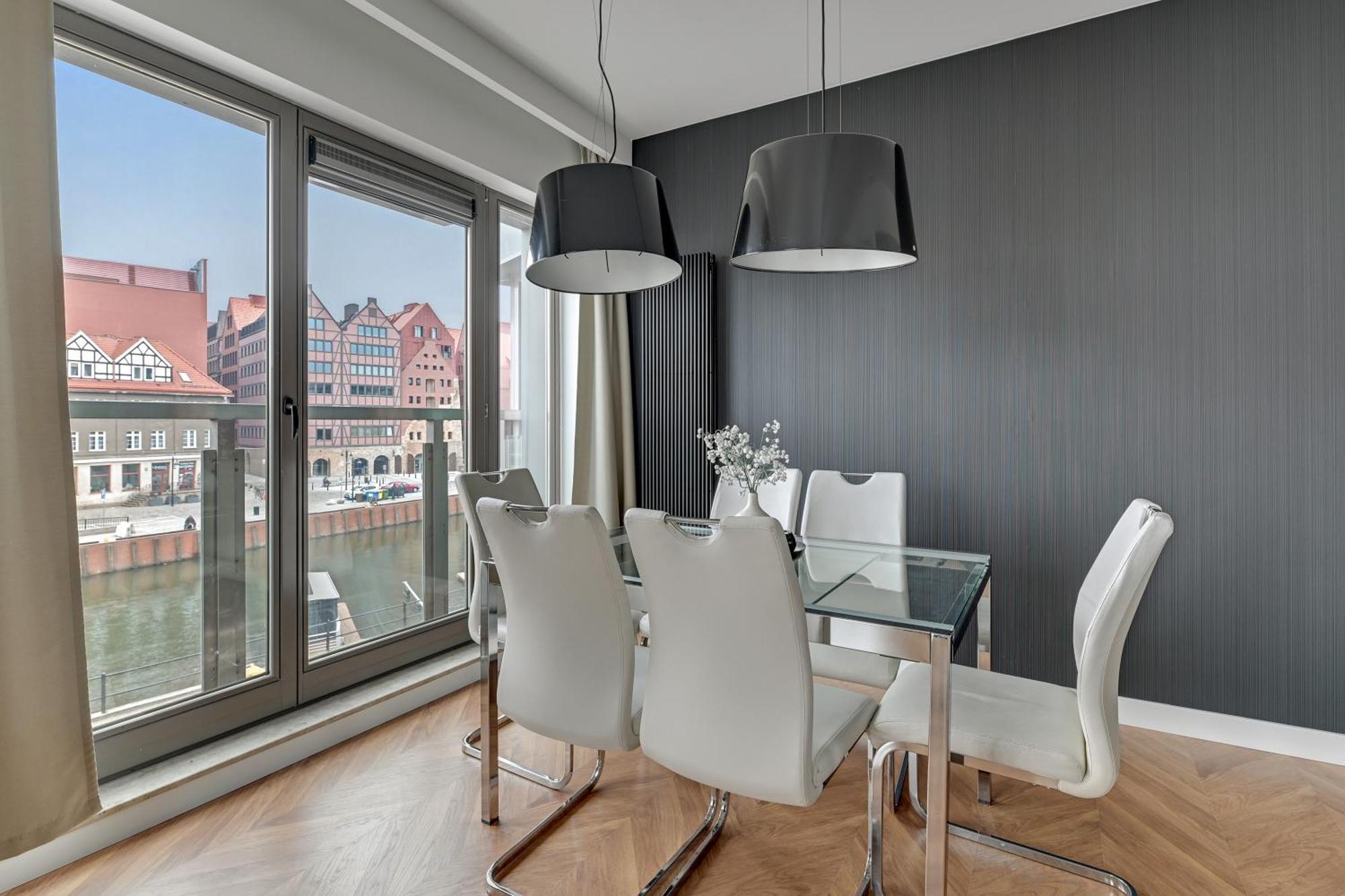Waterlane Riverside - Spa, Pool, Gym & Parking By Downtown Apartments غدانسك المظهر الخارجي الصورة