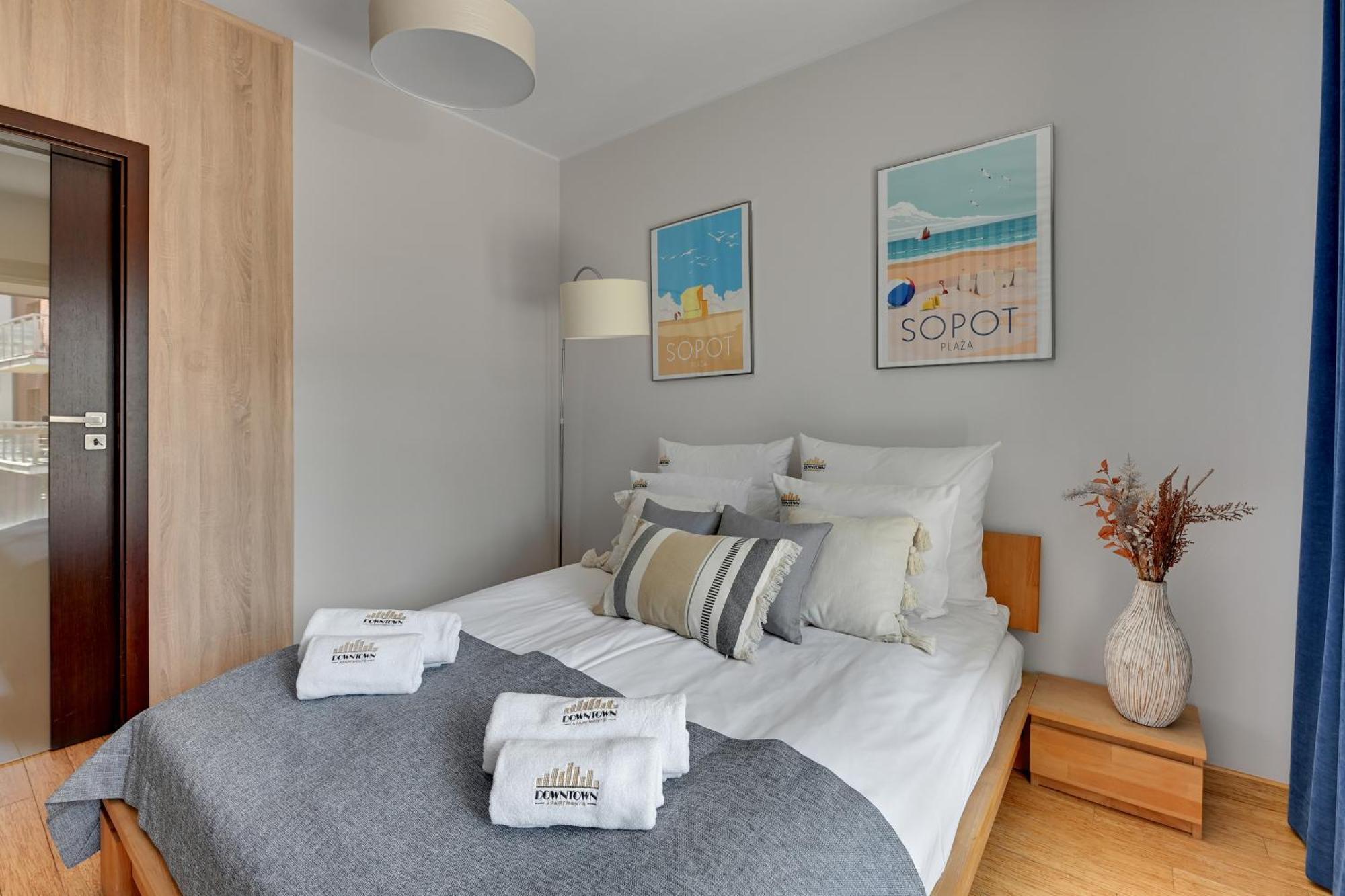 Waterlane Riverside - Spa, Pool, Gym & Parking By Downtown Apartments غدانسك المظهر الخارجي الصورة