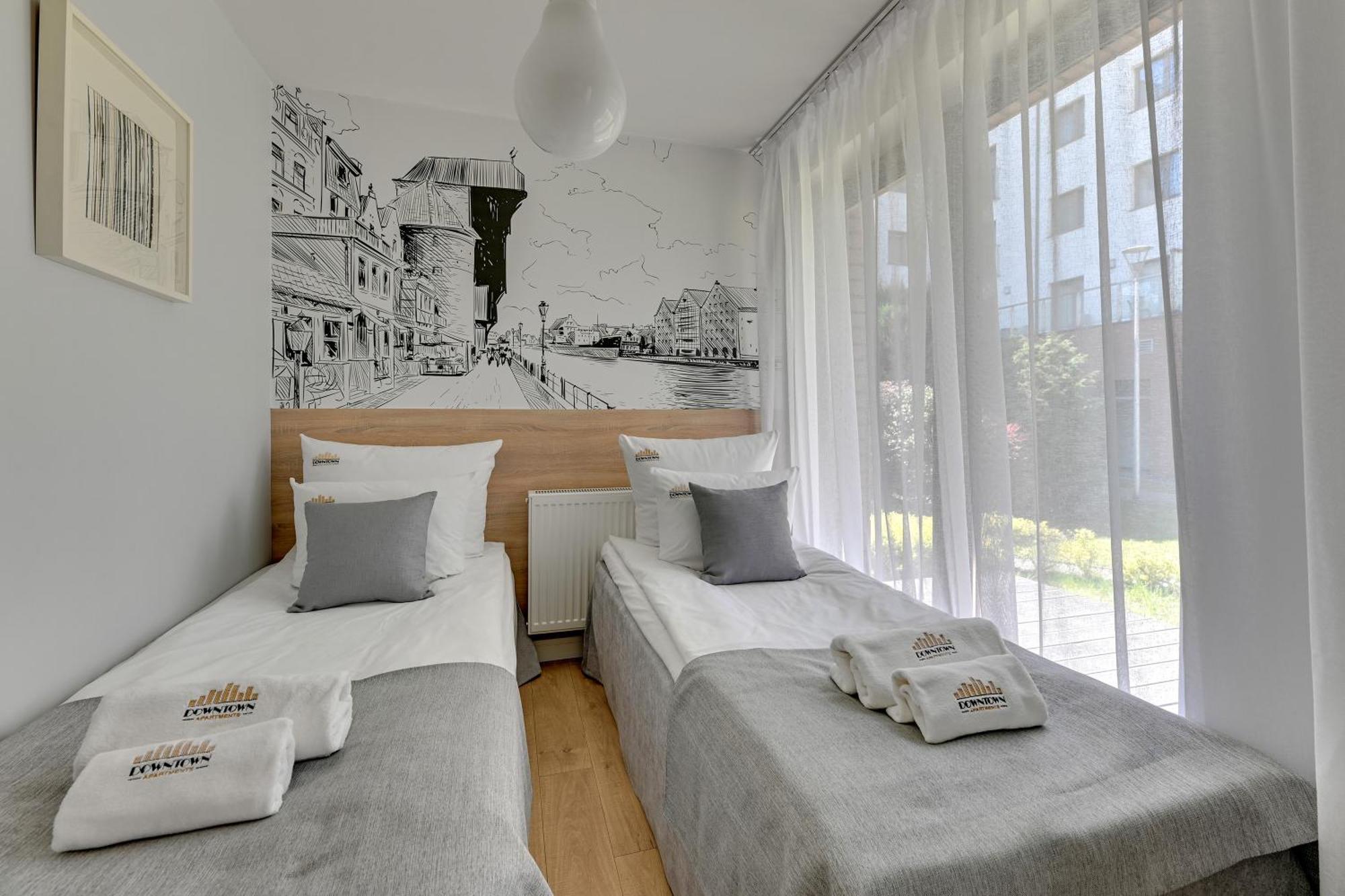 Waterlane Riverside - Spa, Pool, Gym & Parking By Downtown Apartments غدانسك الغرفة الصورة